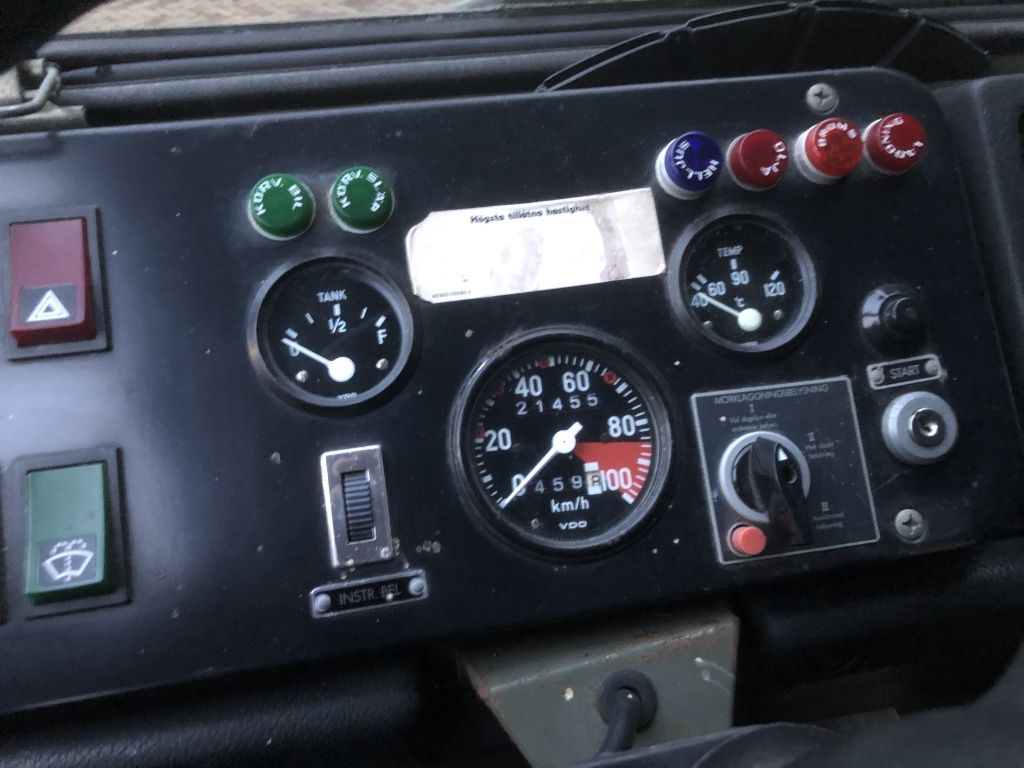 26323800-2.jpg