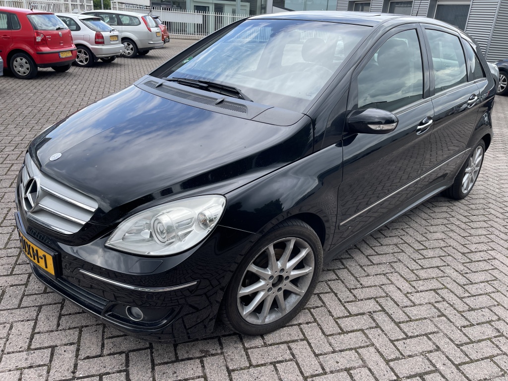 31097595-0.jpg