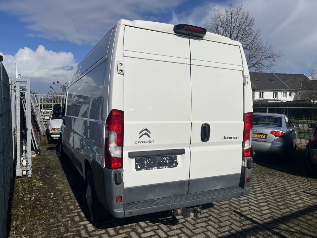 33709870-2.jpg