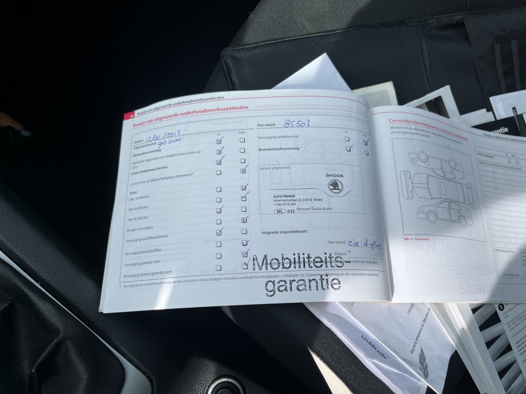 37814228-11.jpg