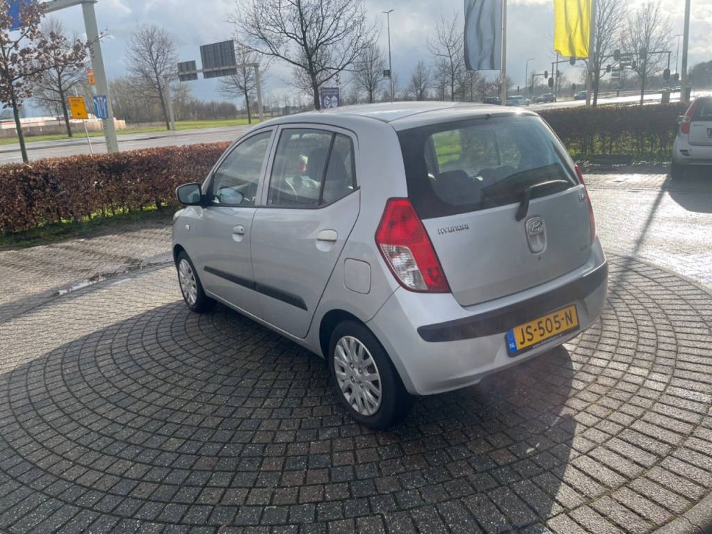37942005-2.jpg