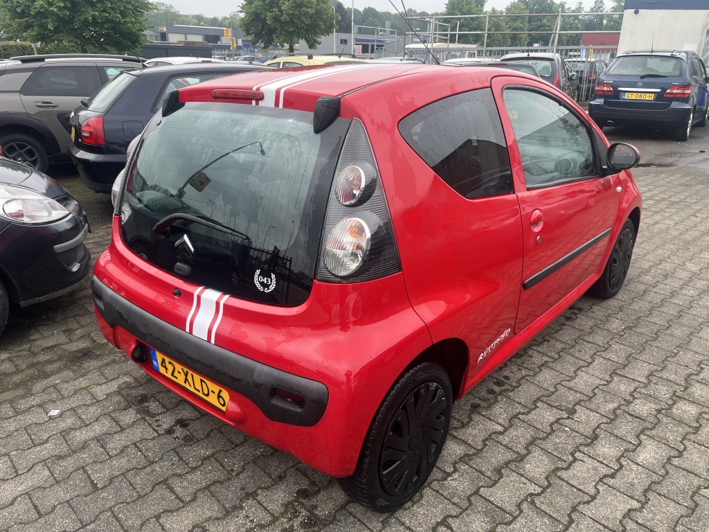 38367763-3.jpg