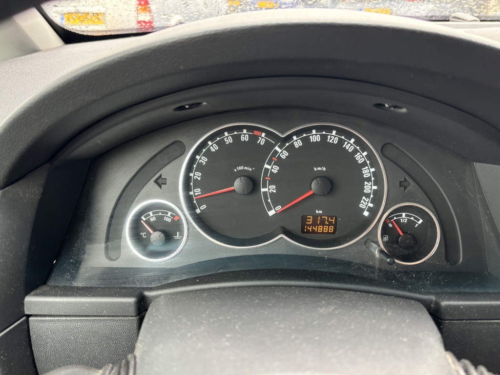 39500225-8.jpg