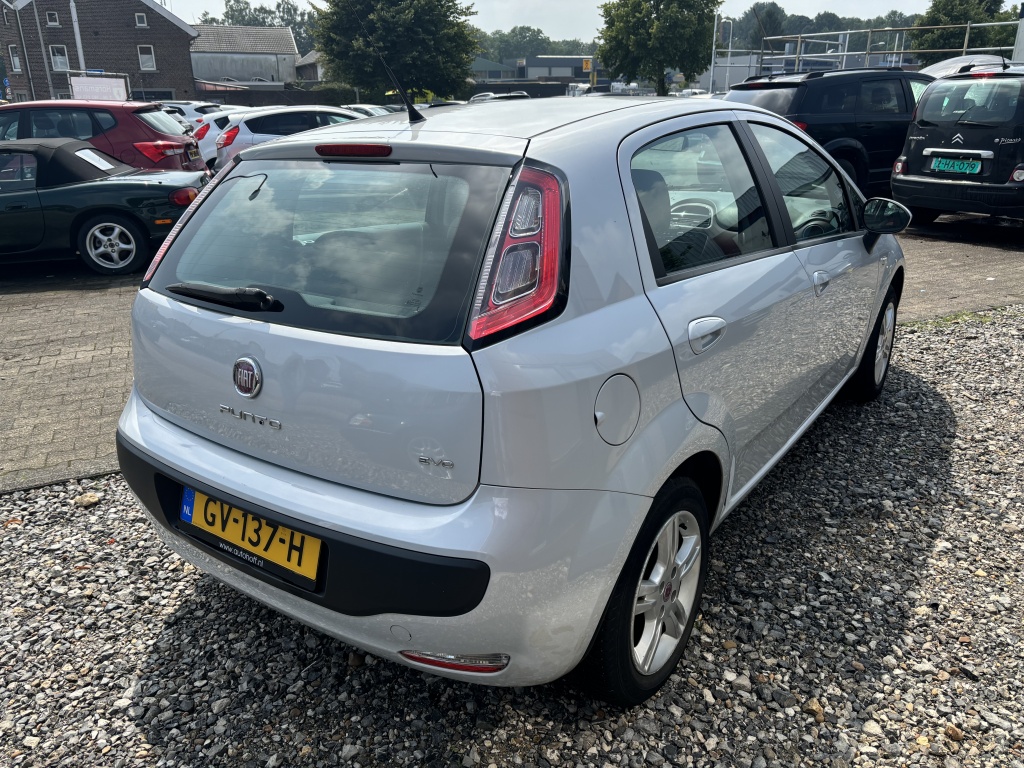 39596486-3.jpg
