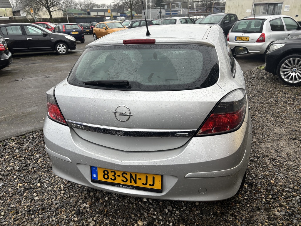 41794171-3.jpg