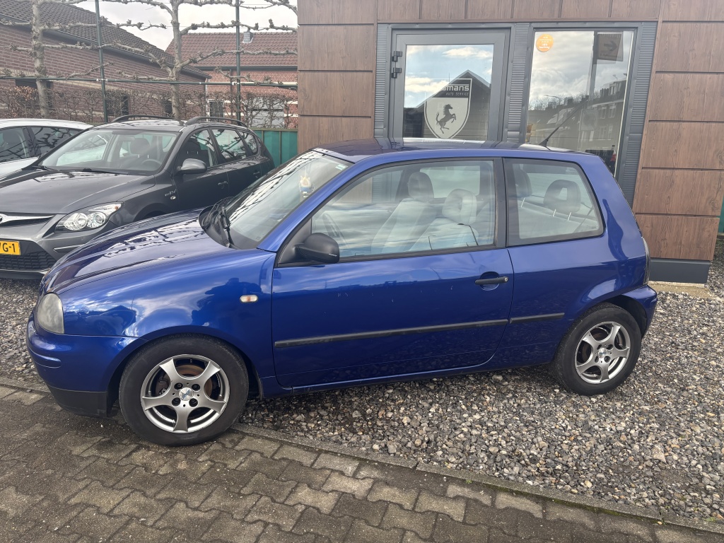 42851762-2.jpg