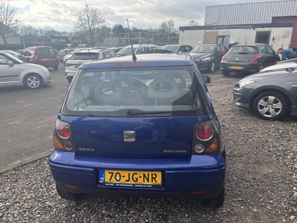 42851762-3.jpg