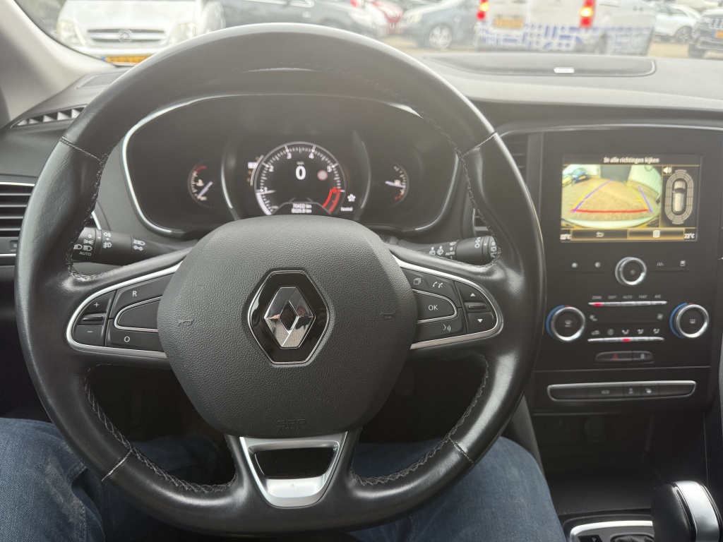 43067469-10.jpg
