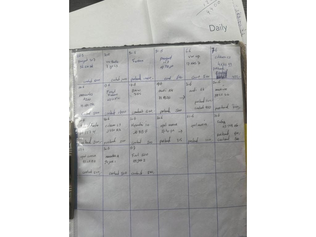 45128925-7.jpg