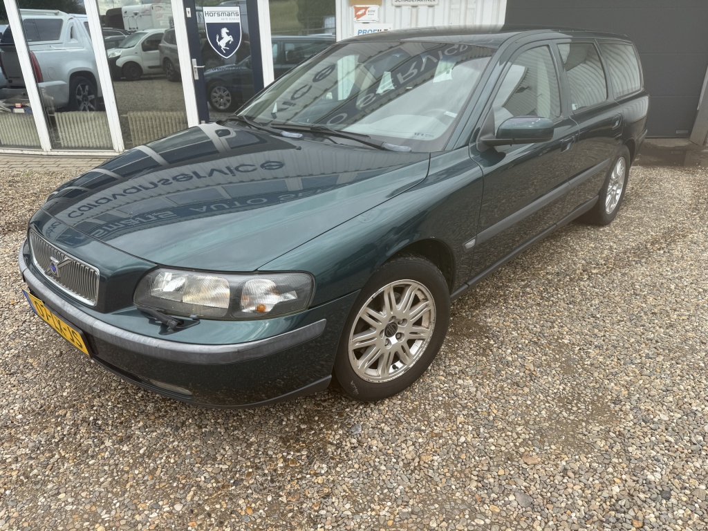 45129270-6.jpg