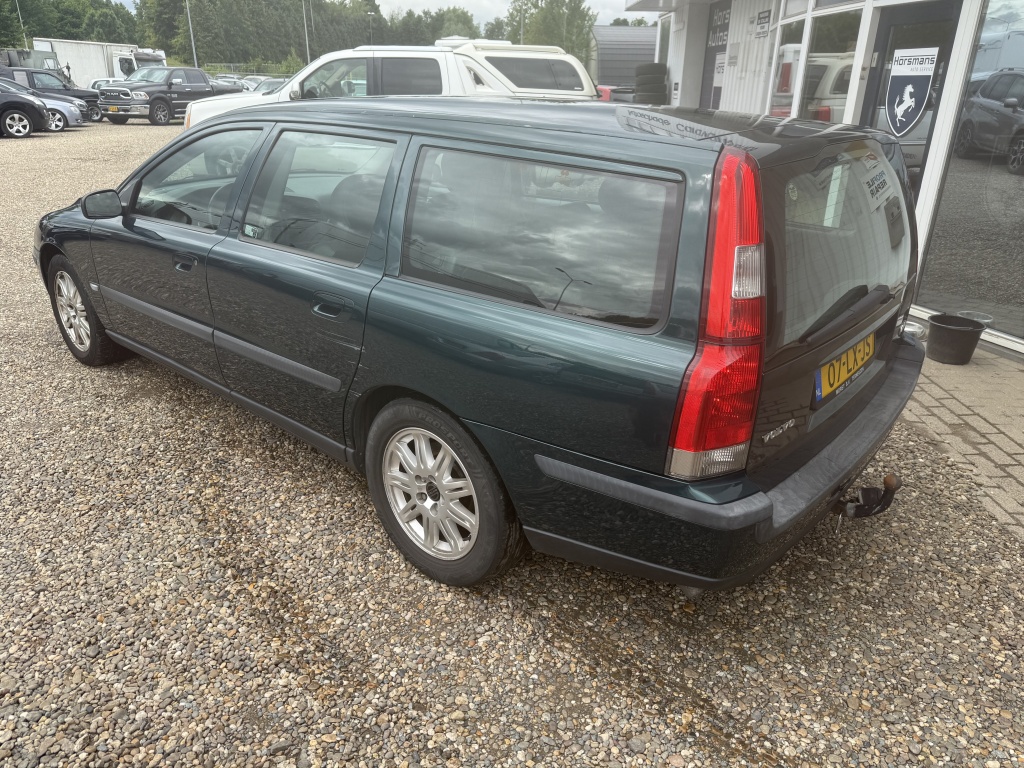 45129270-8.jpg