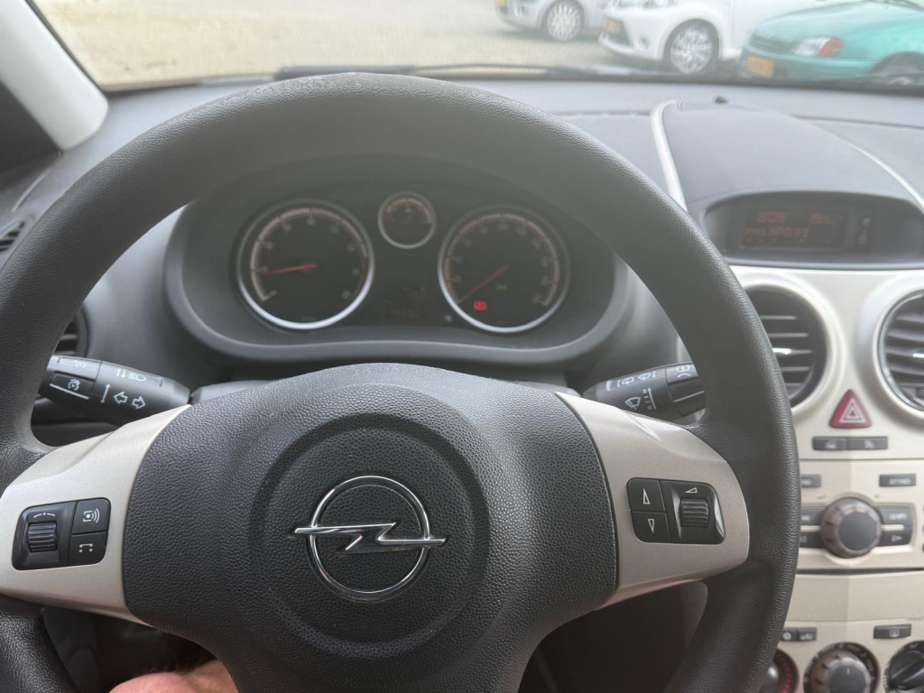 45407513-4.jpg