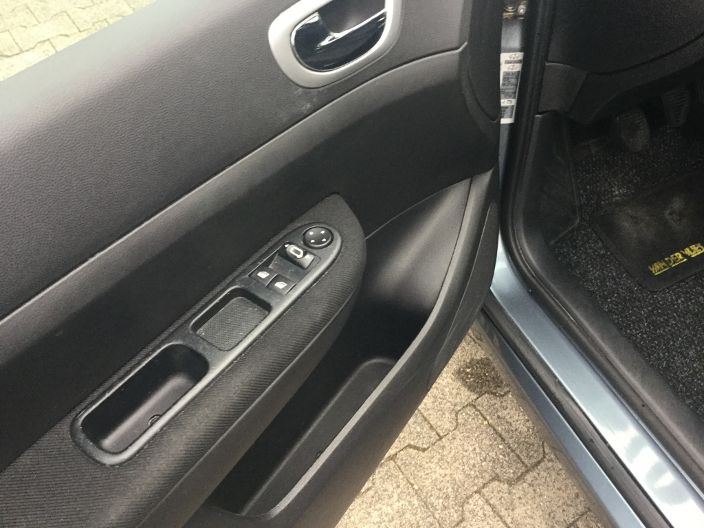 45838203-9.jpg