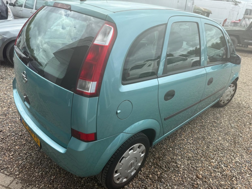 45960263-2.jpg
