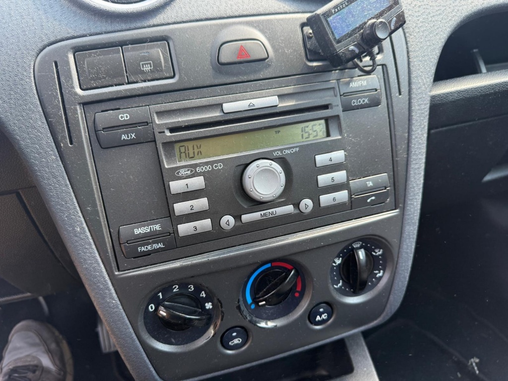 46109088-6.jpg