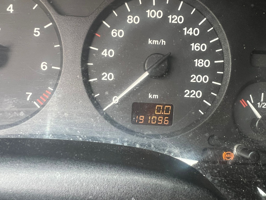 46565762-10.jpg