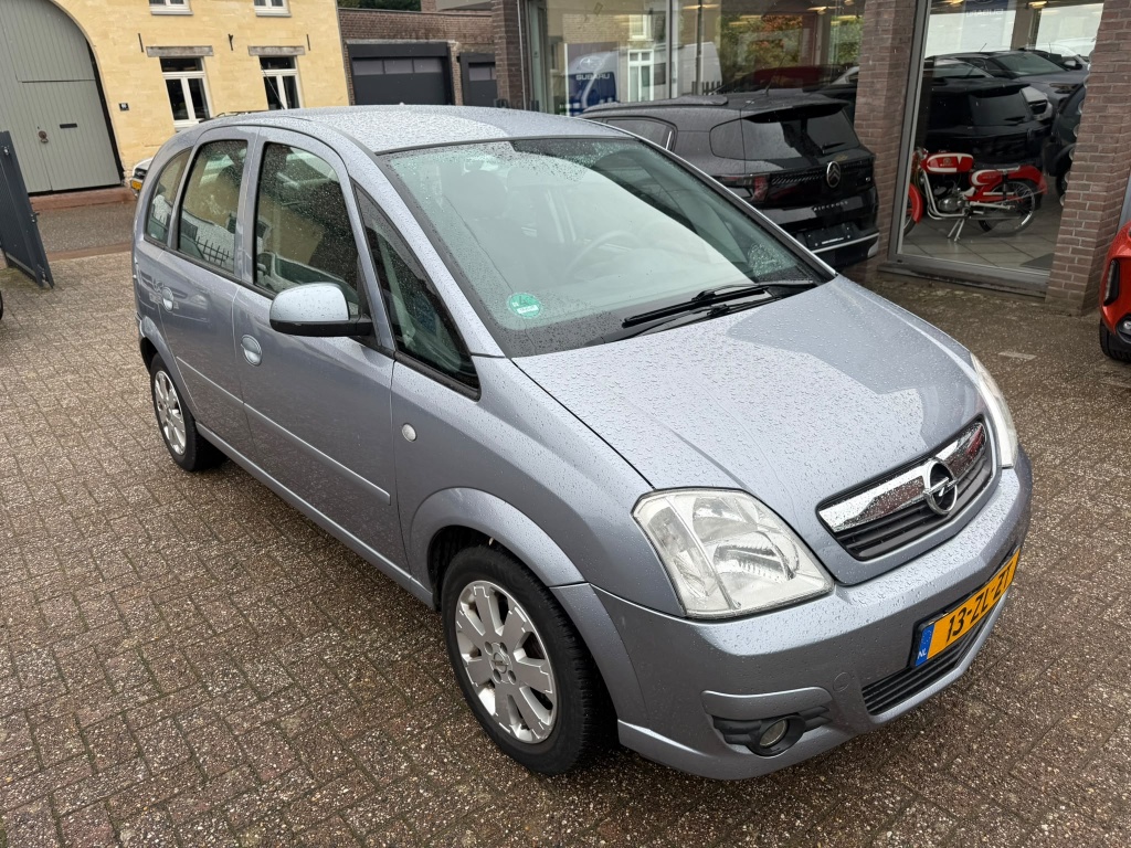 57611133